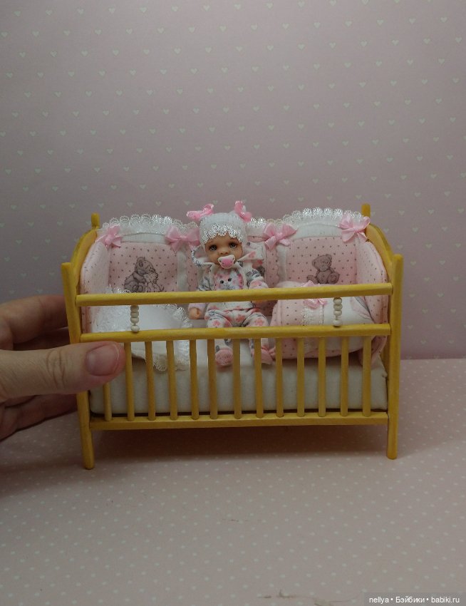 Кроватка для куколок — Мебель для кукол и домиков: фото (фото 7)