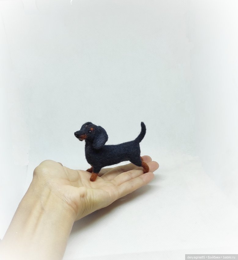 Мини таксочка — Валяные игрушки из шерсти: сухое валяние (фото 10)