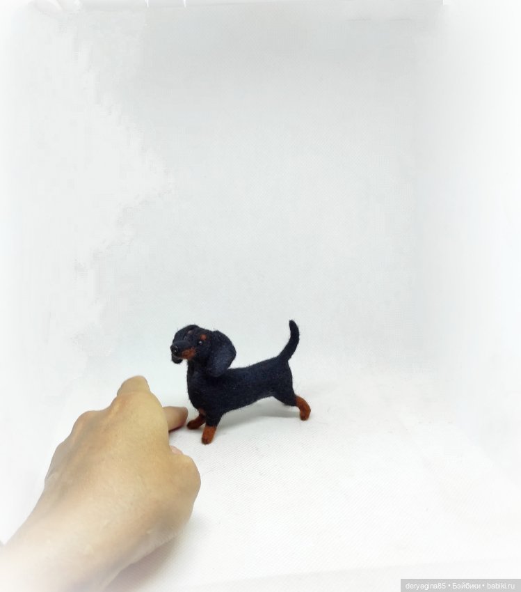 Мини таксочка — Валяные игрушки из шерсти: сухое валяние