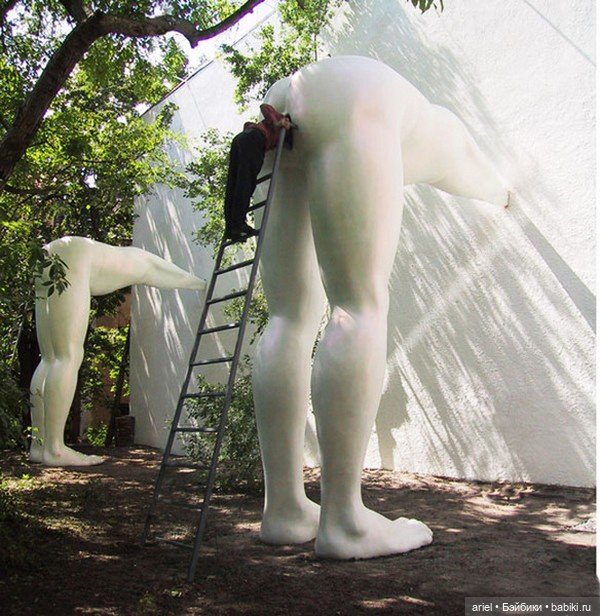 Провокационные скульптуры от Давида Черны (David Cerny) (фото 2)