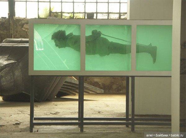 Провокационные скульптуры от Давида Черны (David Cerny) (фото 7)