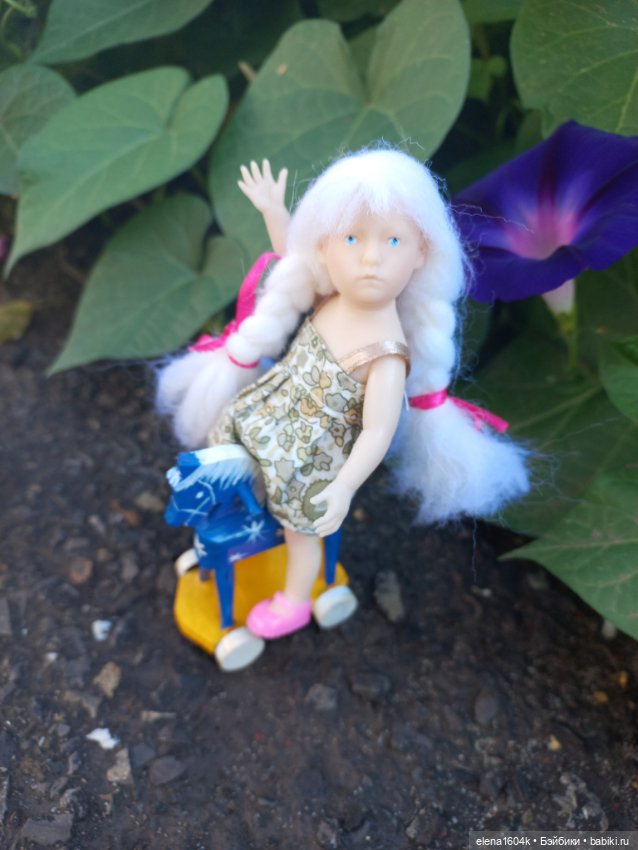 Авелия и Лилечка на прогулке (фото 2)