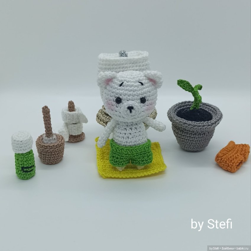 Покажу ещё один наборчик. Мишка и его трон