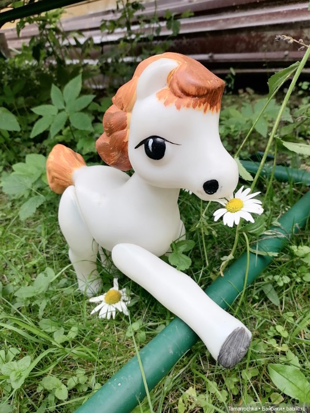 Далеко, далеко на лугу пасутся ко