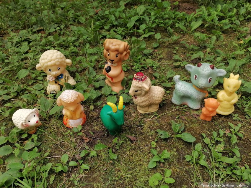 Далеко, далеко на лугу пасутся ко