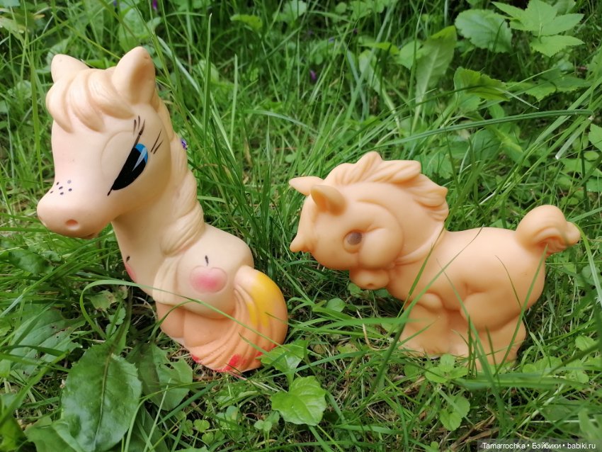 Далеко, далеко на лугу пасутся ко