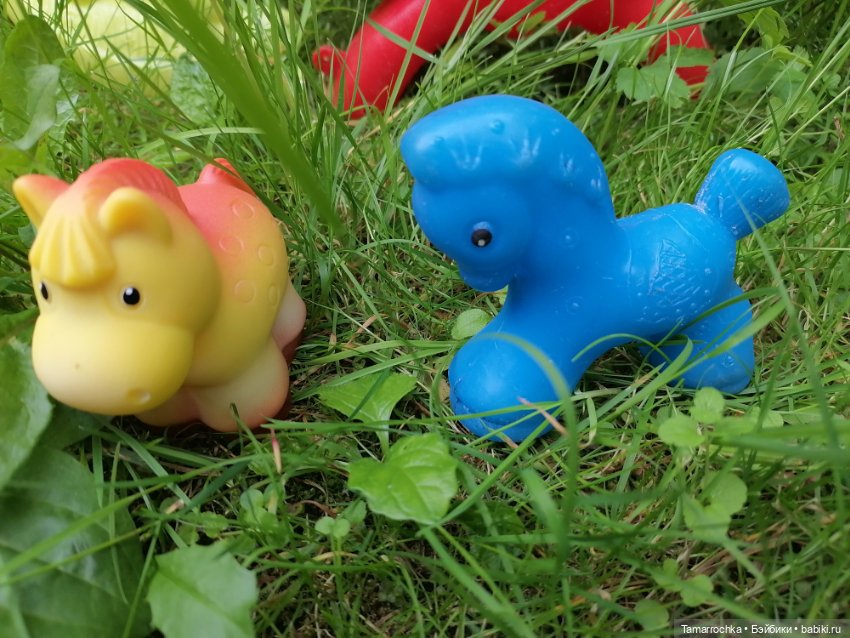 Далеко, далеко на лугу пасутся ко