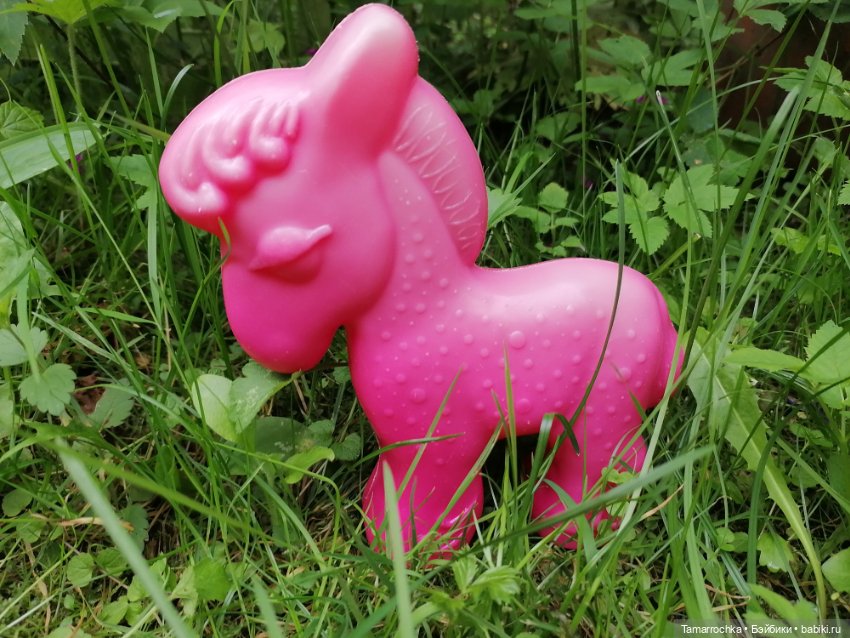 Далеко, далеко на лугу пасутся ко