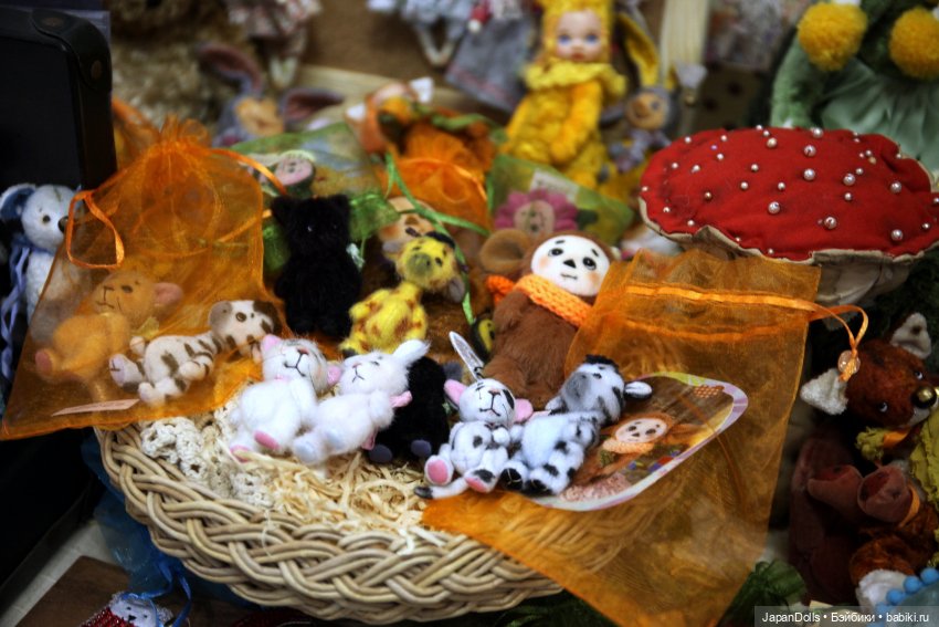 Плюшевая милота Натилии Халикеевой на выставке «Праздник кукол. Кремль в Измайлово» 16.07 – 14.08 2022 года (фото 7)