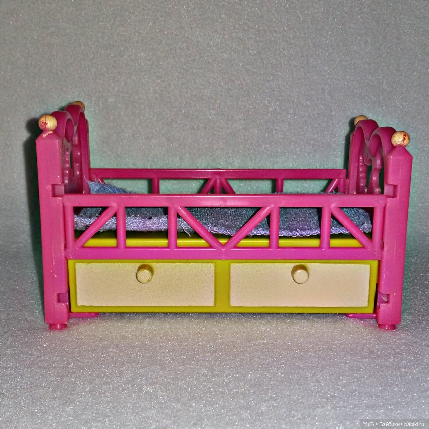 ...Кроватка, шкаф и коляска