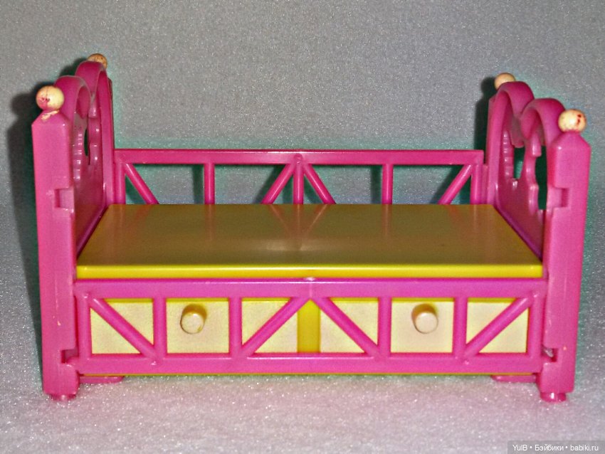 ...Кроватка, шкаф и коляска