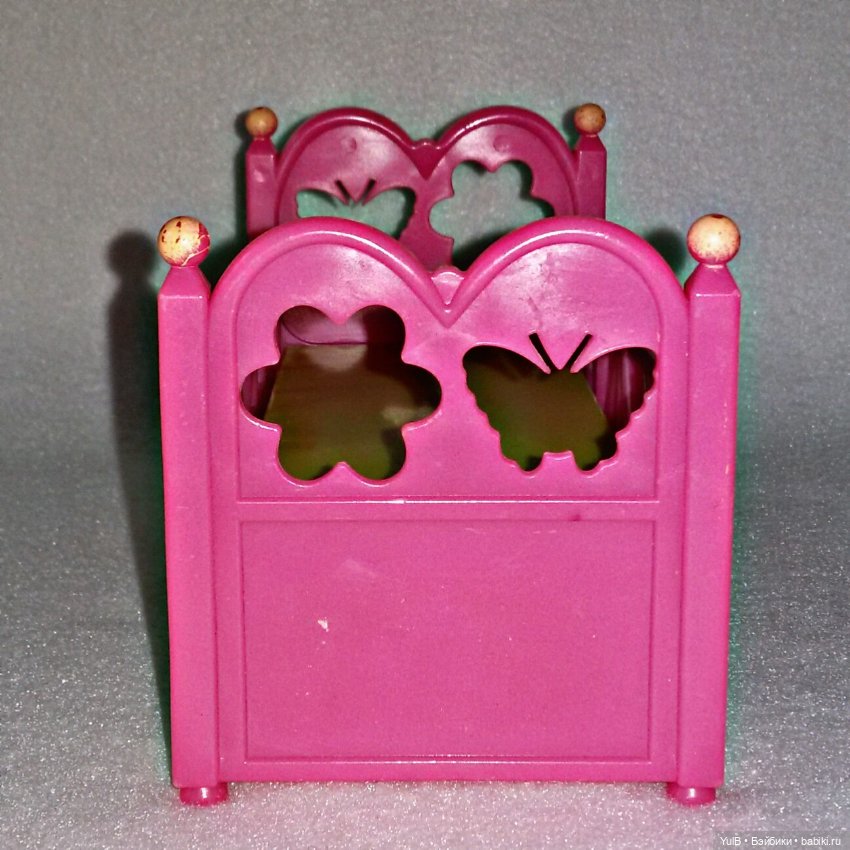 ...Кроватка, шкаф и коляска