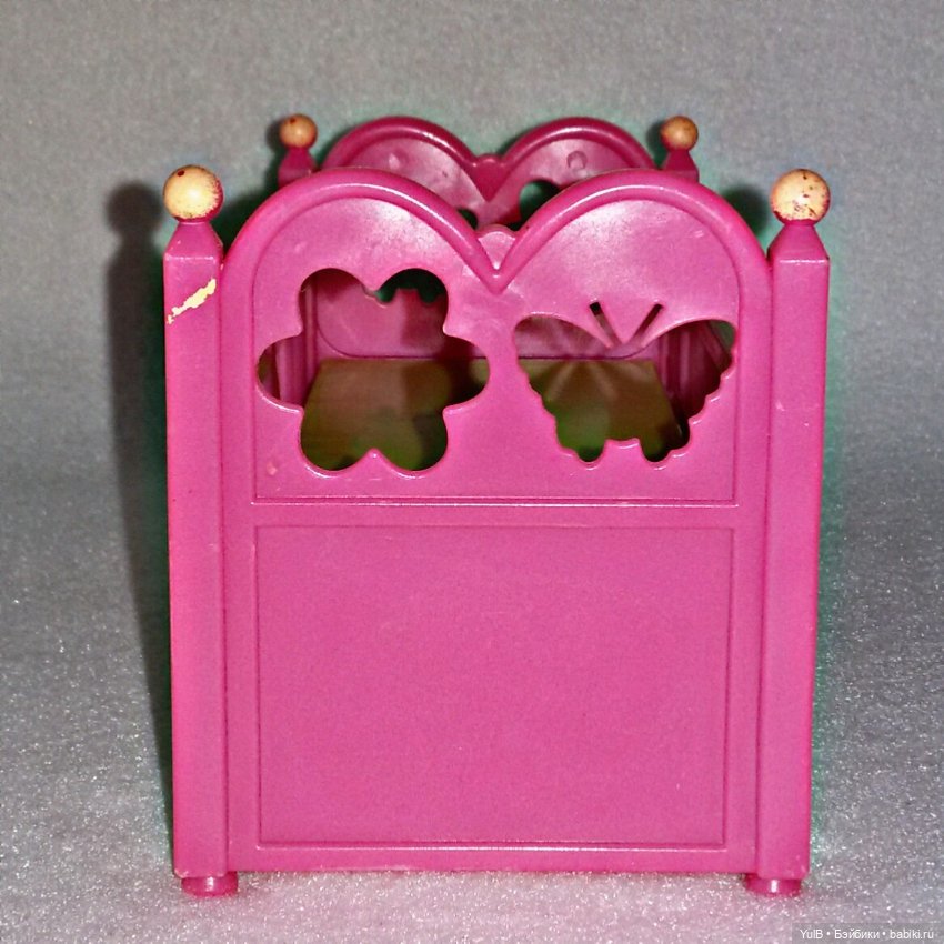 ...Кроватка, шкаф и коляска