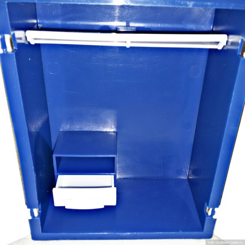 ...Кроватка, шкаф и коляска