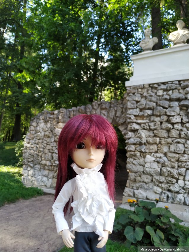 Манабу Сато гуляет по усадьбе Архангельское (фото 5)