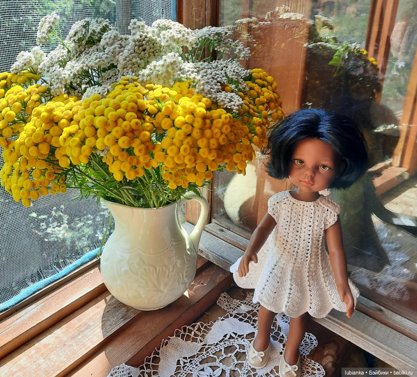 Просто белое платье и просто букет (фото 2)