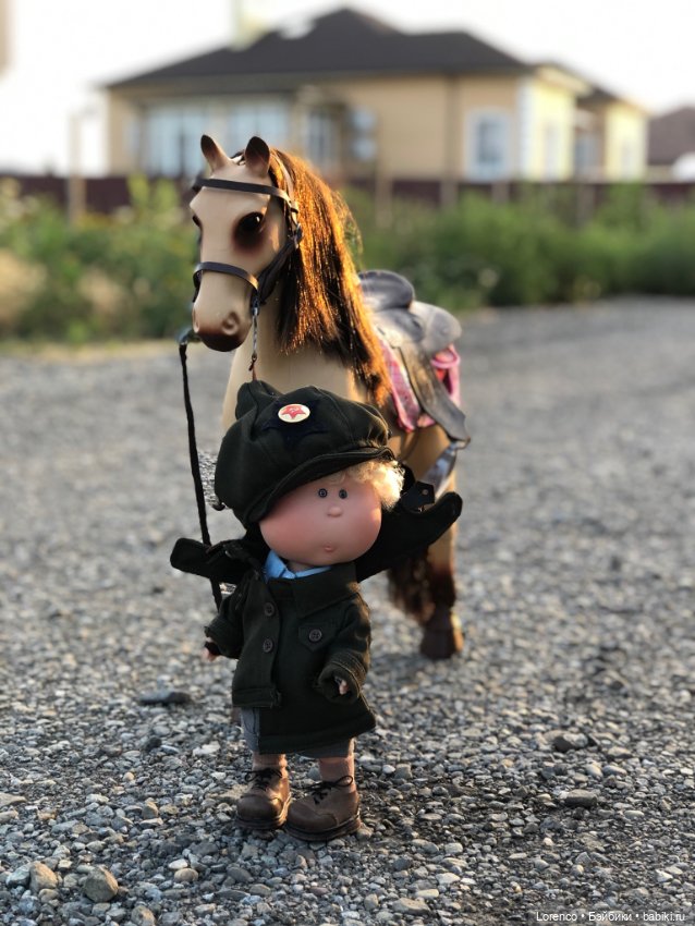 В поле с конём. Один из Д'онилов