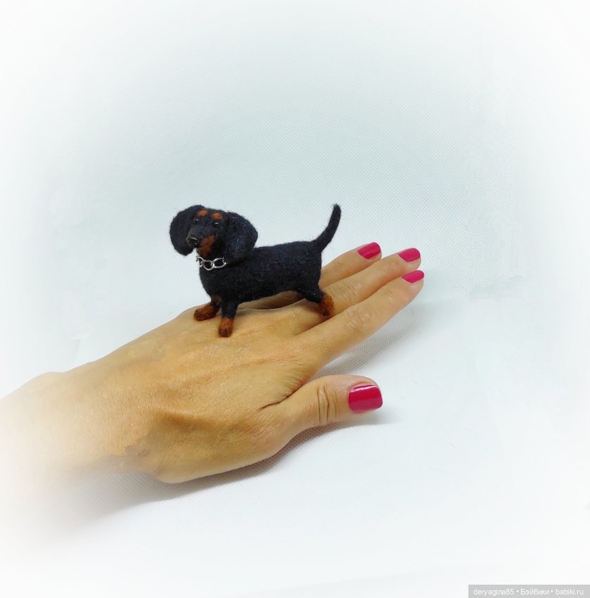 Мини таксочка — Валяные игрушки из шерсти: сухое валяние (фото 9)