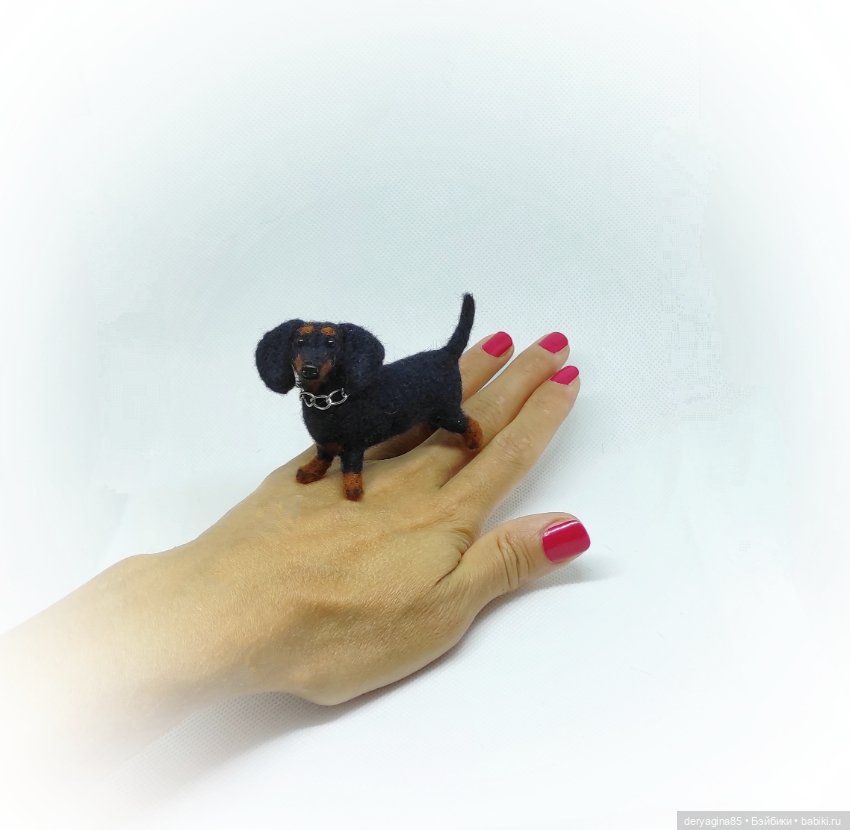 Мини таксочка — Валяные игрушки из шерсти: сухое валяние (фото 10)