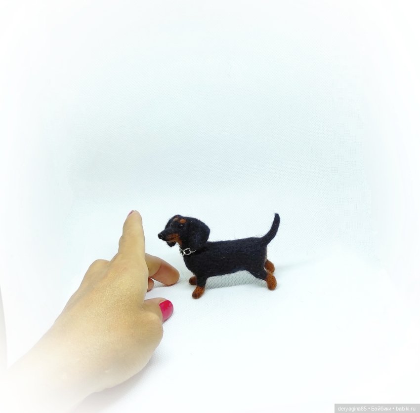 Мини таксочка — Валяные игрушки из шерсти: сухое валяние