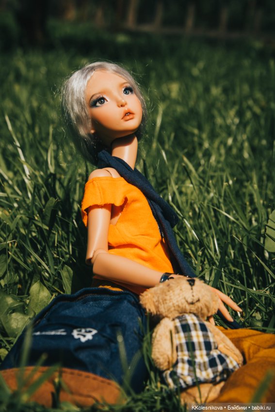 Собирается уезжать или всё-таки решила остаться (фото 7)