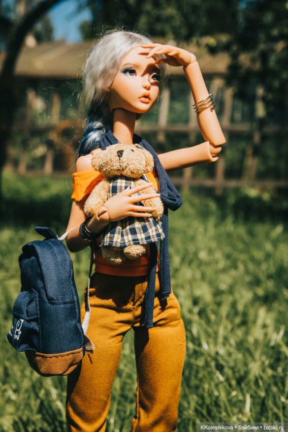 Собирается уезжать или всё-таки решила остаться (фото 3)