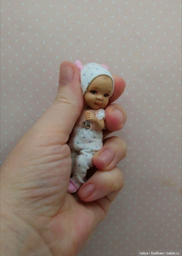 Кнопочка. Ростик 9 см — Авторские миниатюрные куклы: лепка (фото 6)