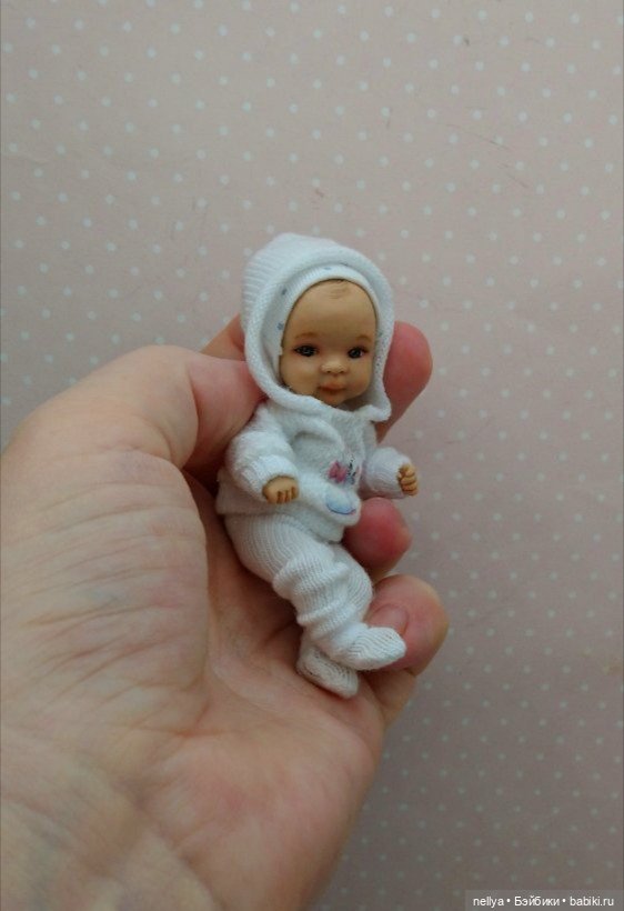 Кнопочка. Ростик 9 см — Авторские миниатюрные куклы: лепка (фото 5)