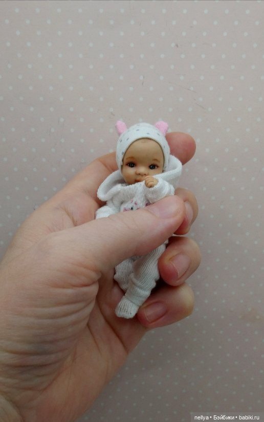 Кнопочка. Ростик 9 см — Авторские миниатюрные куклы: лепка (фото 2)