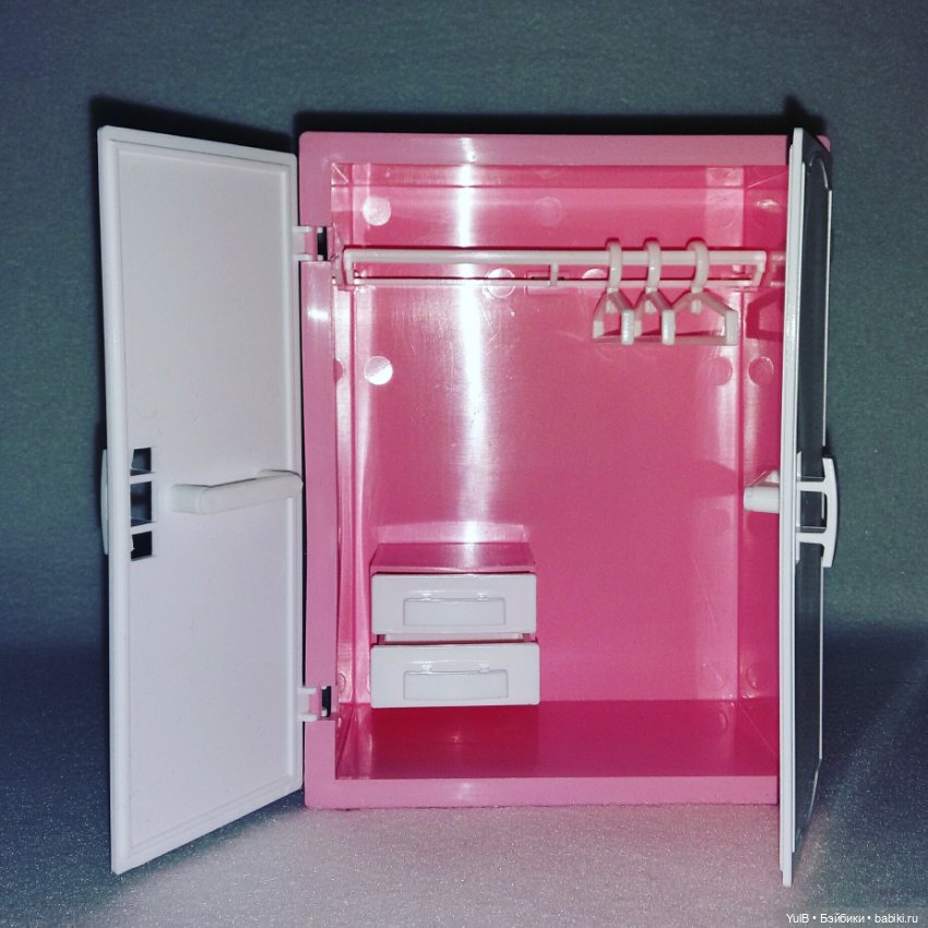 ...Про наборы с кукольной мебелью