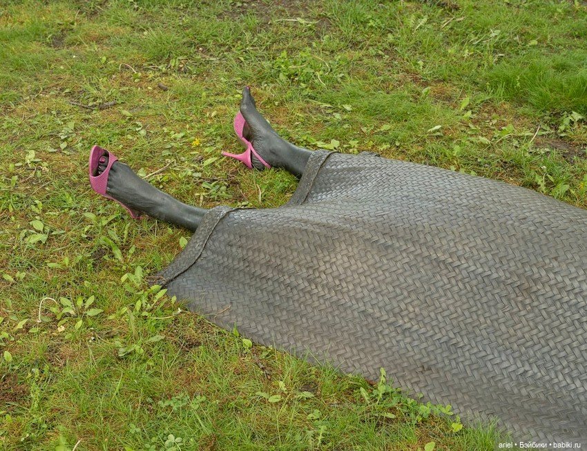 Мифические существа скульптора Вонгечи Муту (Wangechi Mutu) в арт-центре Storm King