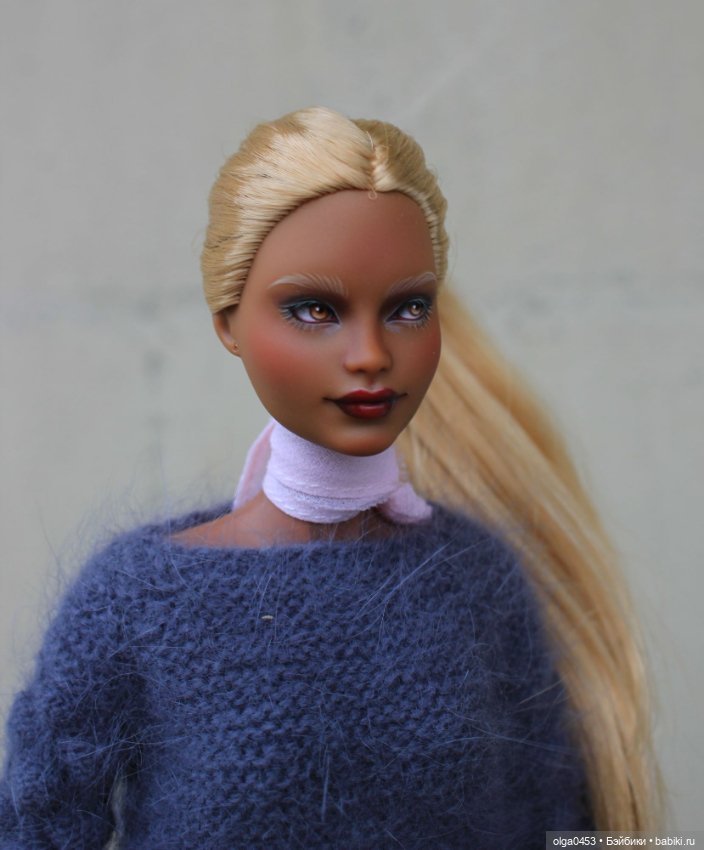 Темнокожая и золотоволосая (фото 9)