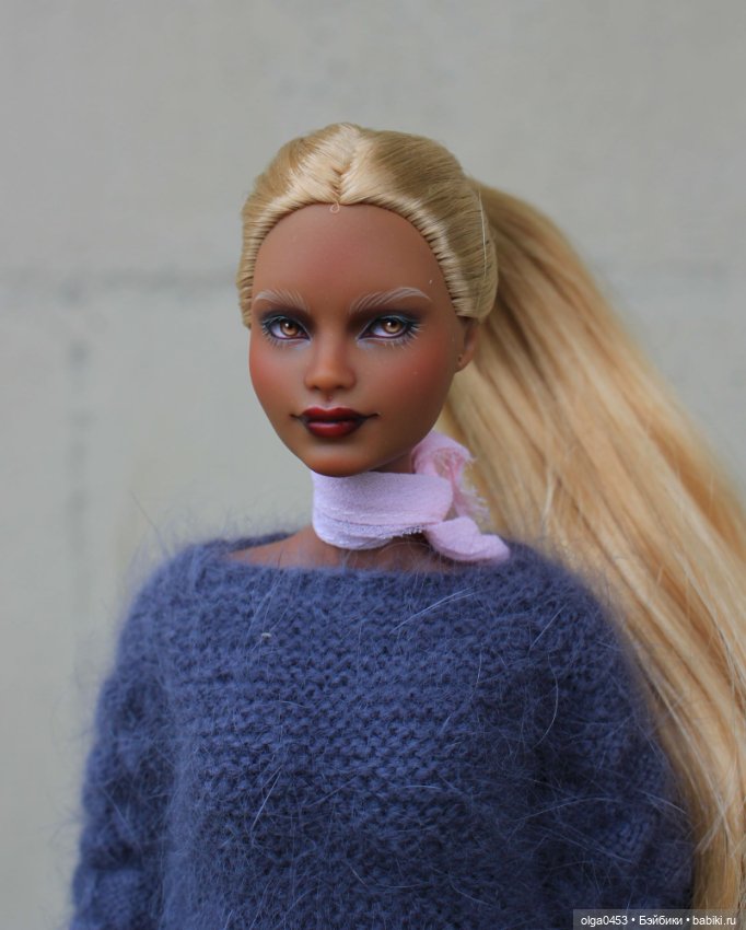 Темнокожая и золотоволосая (фото 8)