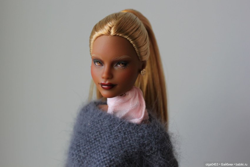 Темнокожая и золотоволосая (фото 6)