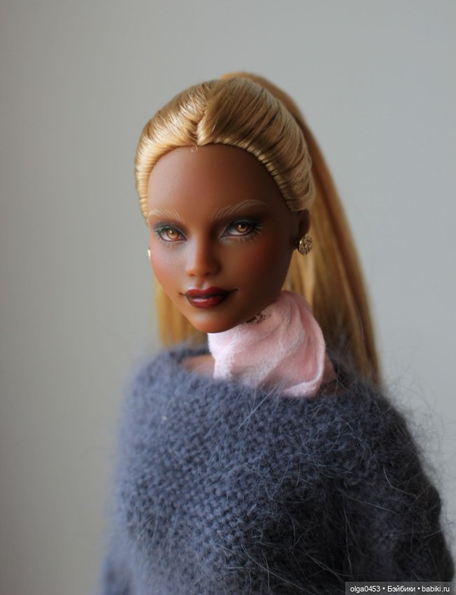 Темнокожая и золотоволосая (фото 5)