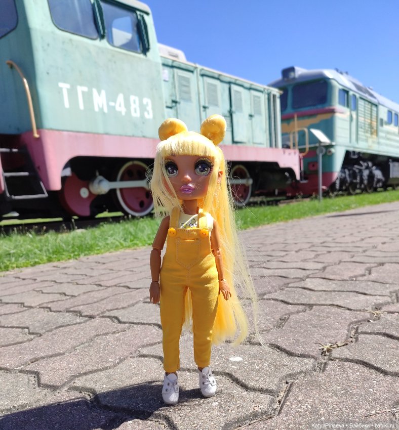 Прогулка у паровозов — Куклы Rainbow High (Рейнбоу Хай (фото 5)