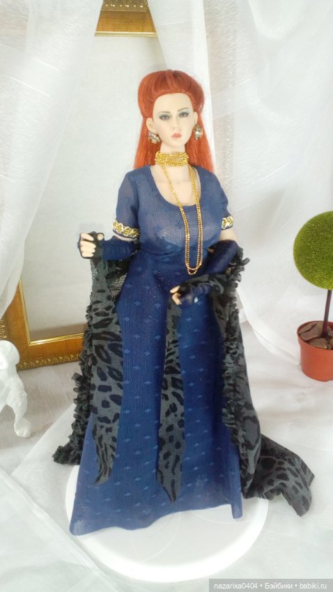 "Полуночный маскарад в Версальском дворце"