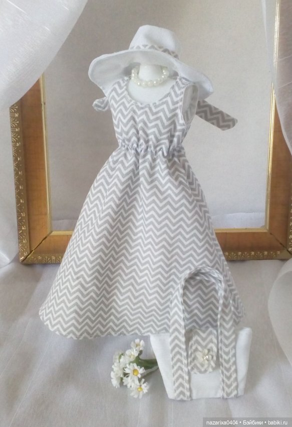 " Гергогиня Барбейская выходит в свет" выкройка платья для Барби и Phicen (фото 3)
