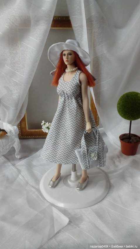 " Гергогиня Барбейская выходит в свет" выкройка платья для Барби и Phicen