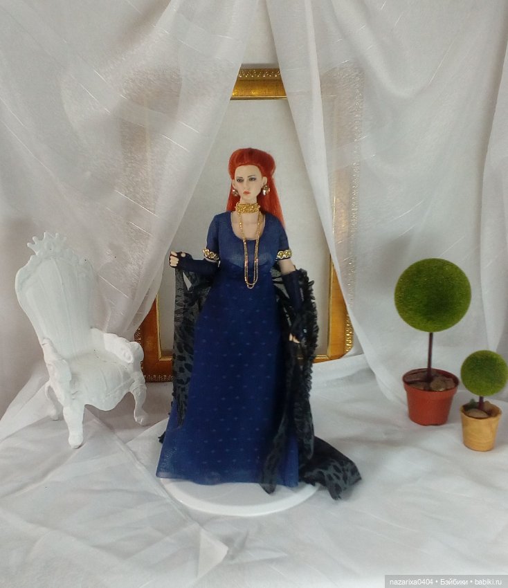 "Полуночный маскарад в Версальском дворце"