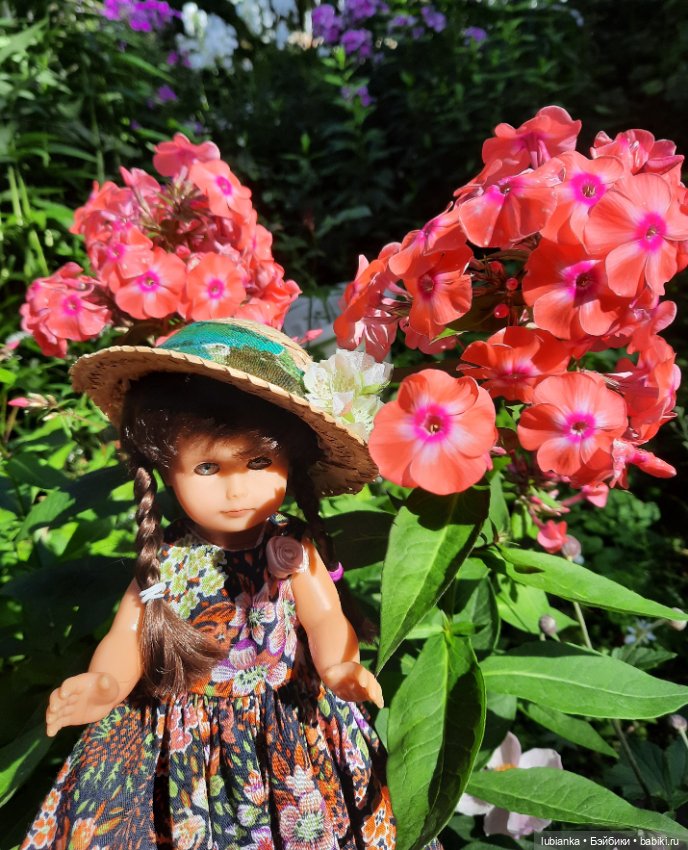 Гуляем по саду с хорошулькой ESочкой