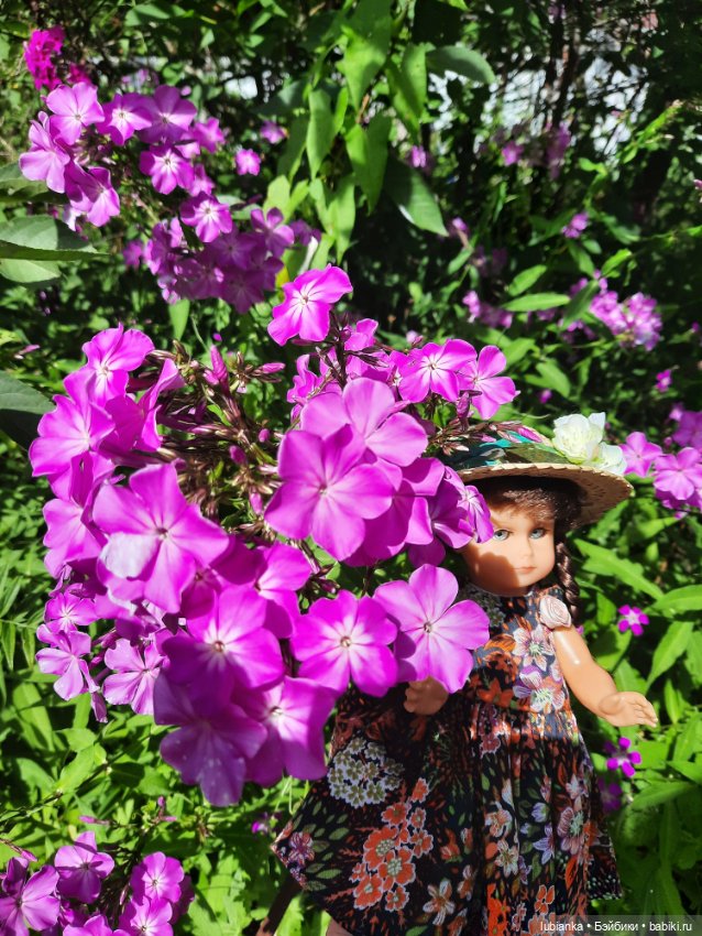 Гуляем по саду с хорошулькой ESочкой