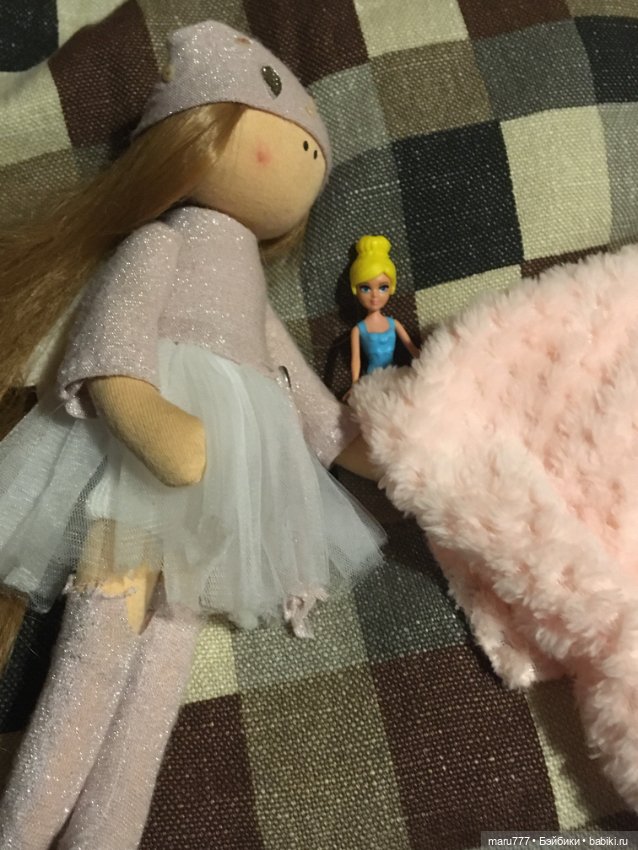 Мы с Ангелиной ложимся спать!!! И тут малыши Верона и Даня❤️ Всем спокойной ночи 😴 (фото 5)