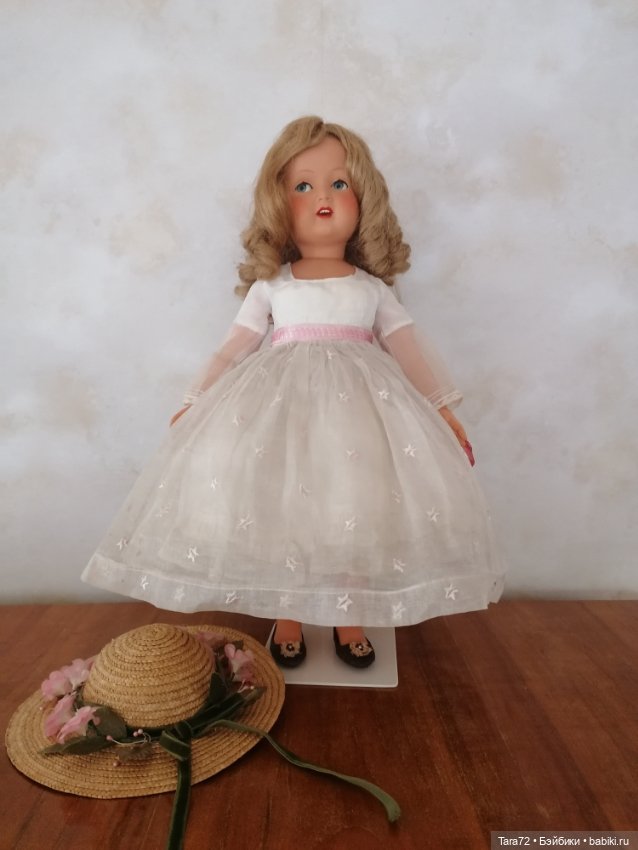 Кукла Nobel (SNF), Monique