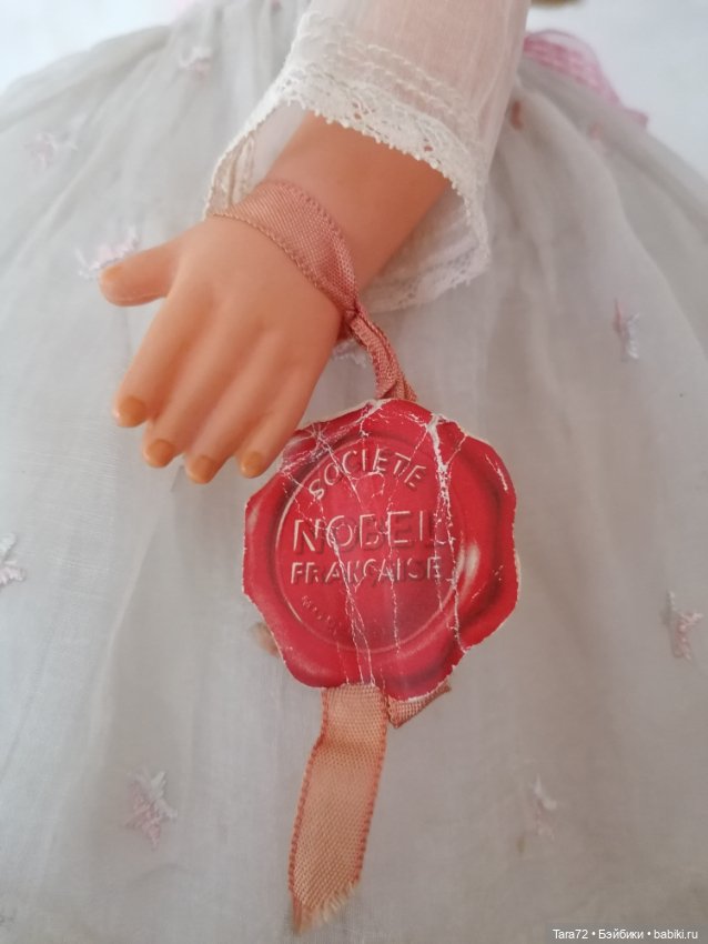 Кукла Nobel (SNF), Monique