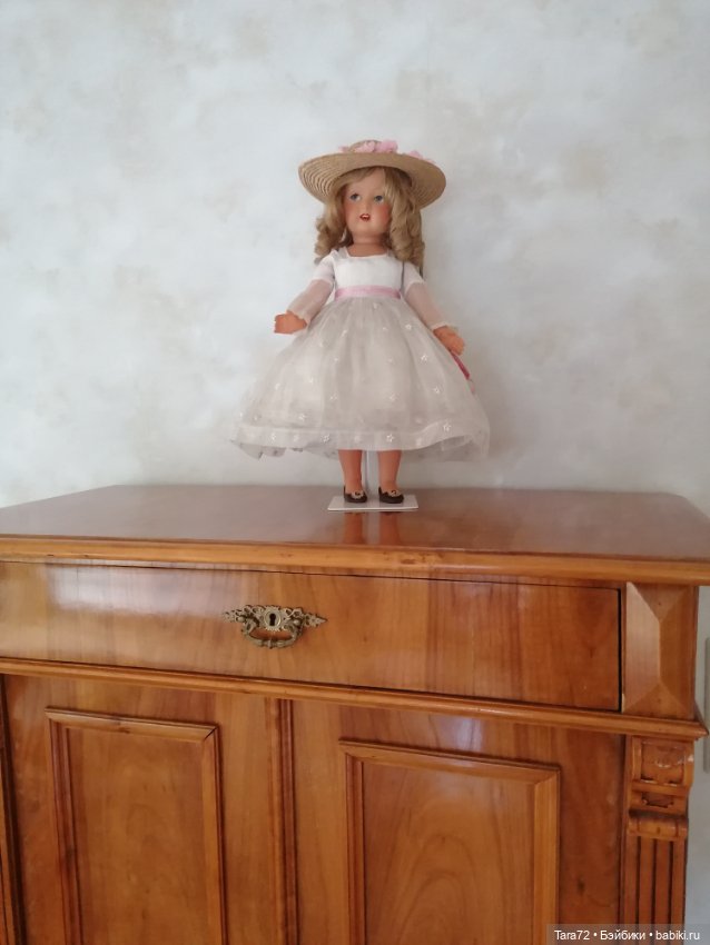 Кукла Nobel (SNF), Monique