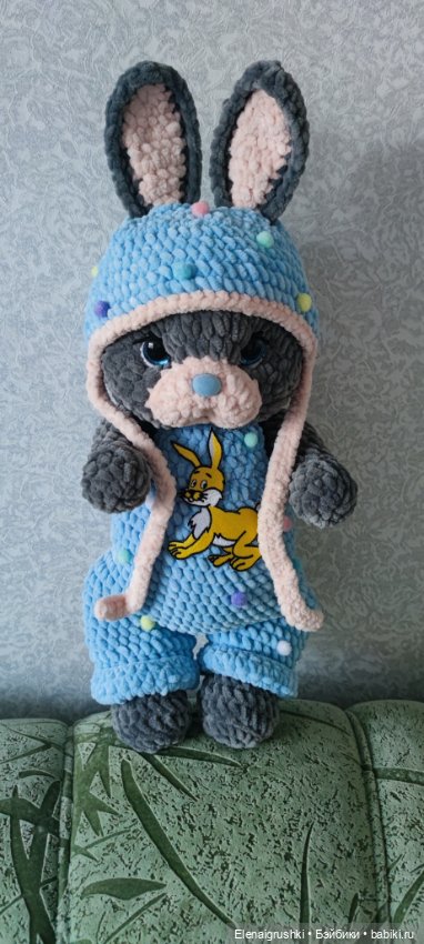 Зайчики — Вязаные игрушки и амигуруми: крючком