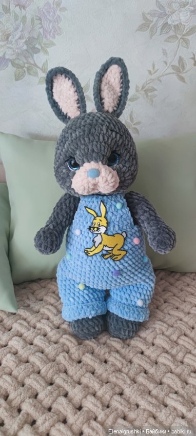 Зайчики — Вязаные игрушки и амигуруми: крючком