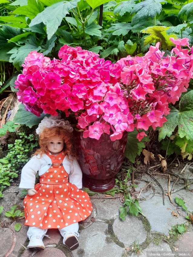 Next orange-red — Редкие антикварные куклы и реплики: воск