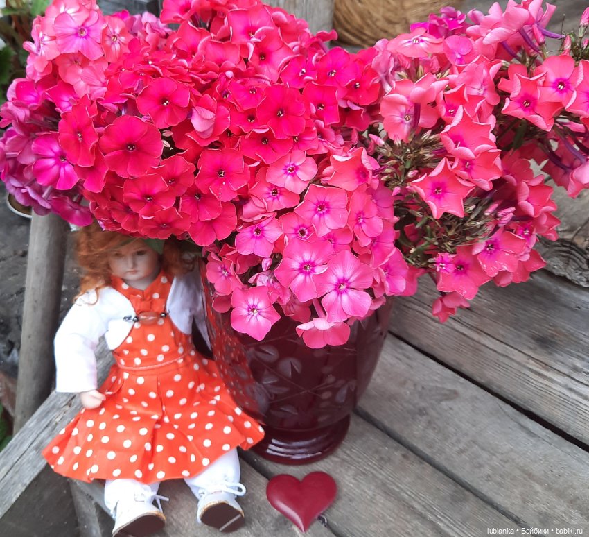 Next orange-red — Редкие антикварные куклы и реплики: воск